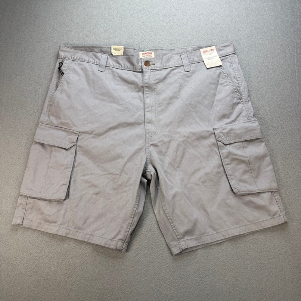 Levi Signature Cargo Shorts Relaxed Size 44 (FIT 45) Gray Utility Workwear NWT - Picture 1 of 15